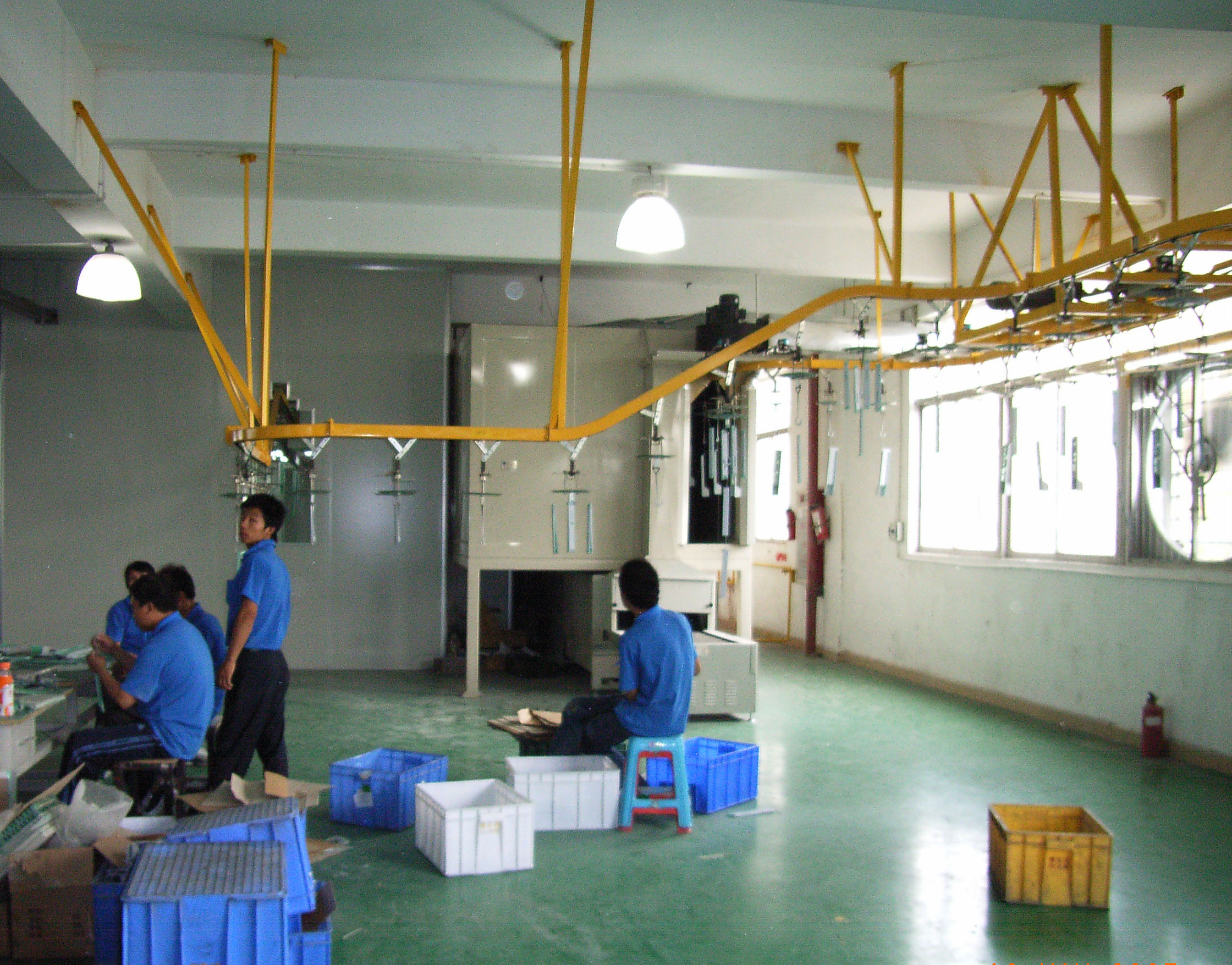 悬挂式自动生产线