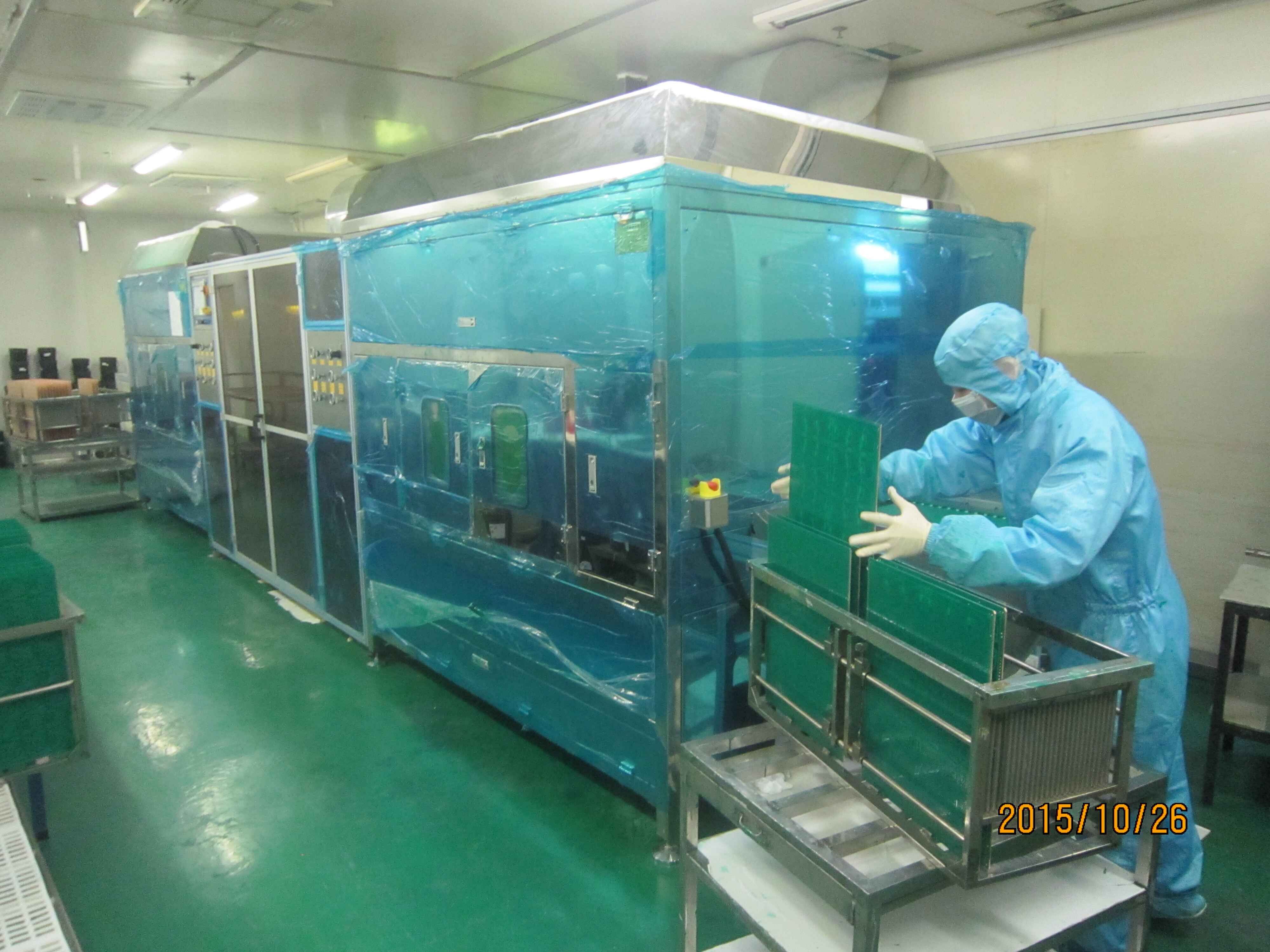 一种适用于平面或3D曲面光阻喷涂的全自动化生产线